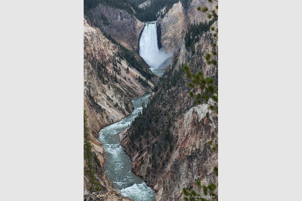 Cascade de la Rivière Yellowstone