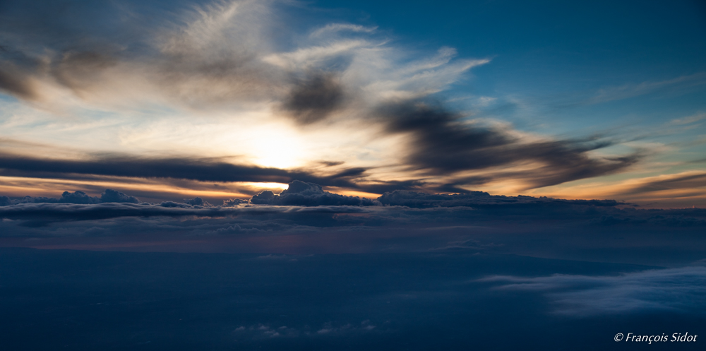 Couché de soleil sur les nuages 3